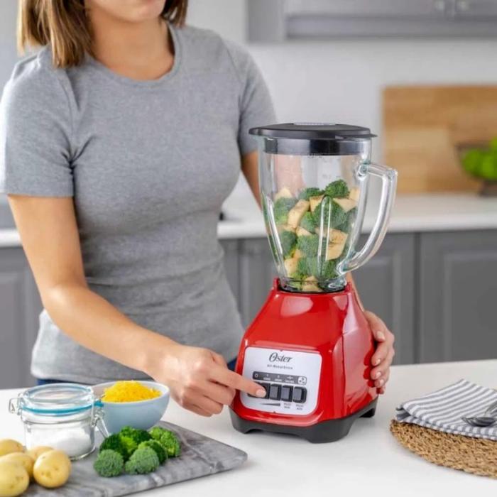 Licuadora Oster BLSTKAG-RPB 2 Velocidades Vaso de Vidrio - Rojo